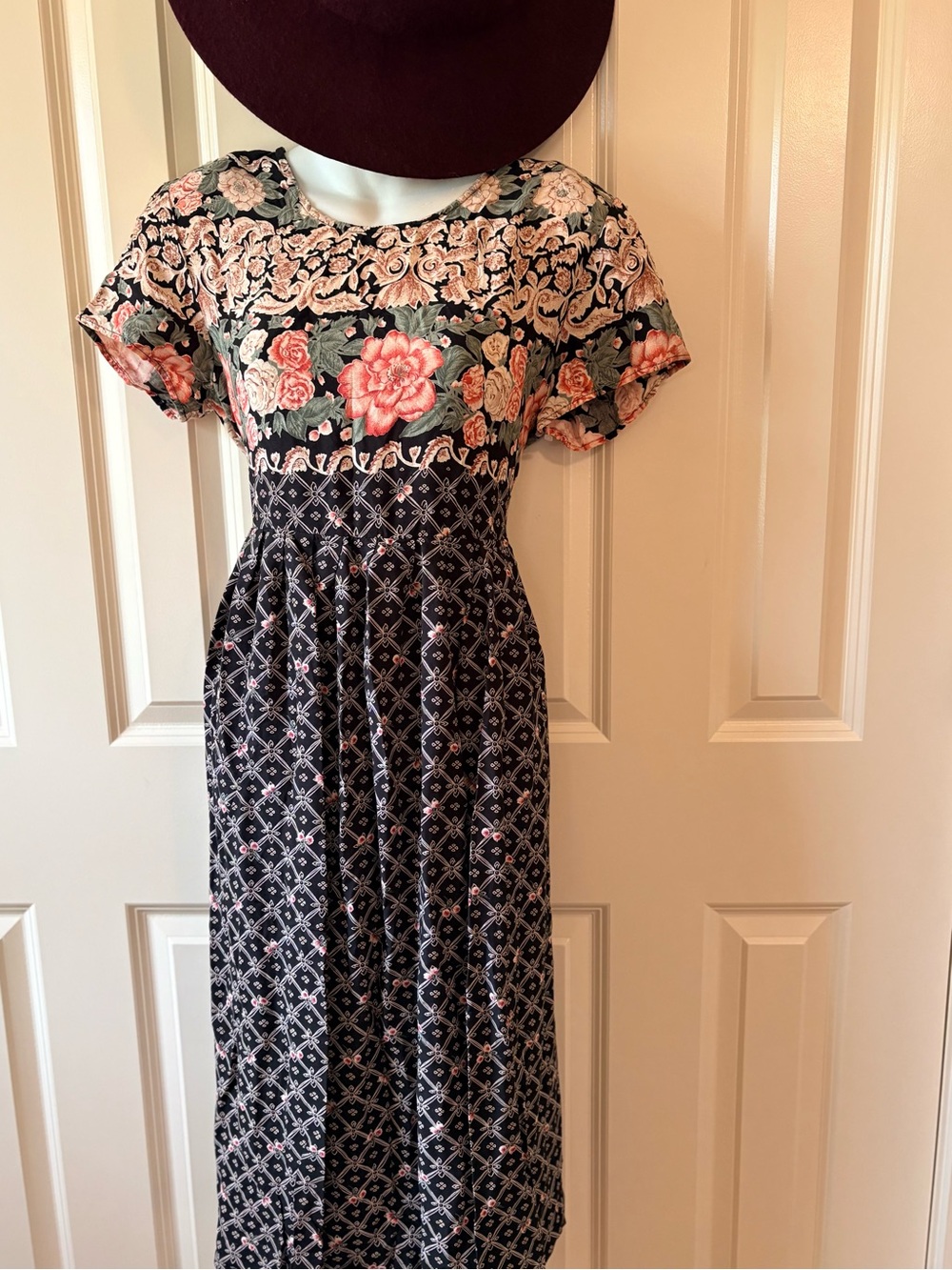 Floral Mixed-Print Women’s Midi Dress in Black and Pink, boho, size 10